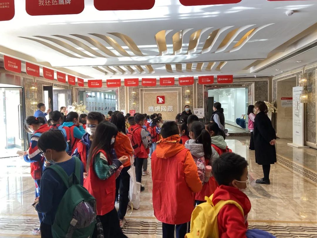 爭做未來接班人——2022佛山傳媒集團職工子女冬令營走進鷹牌！(圖1)