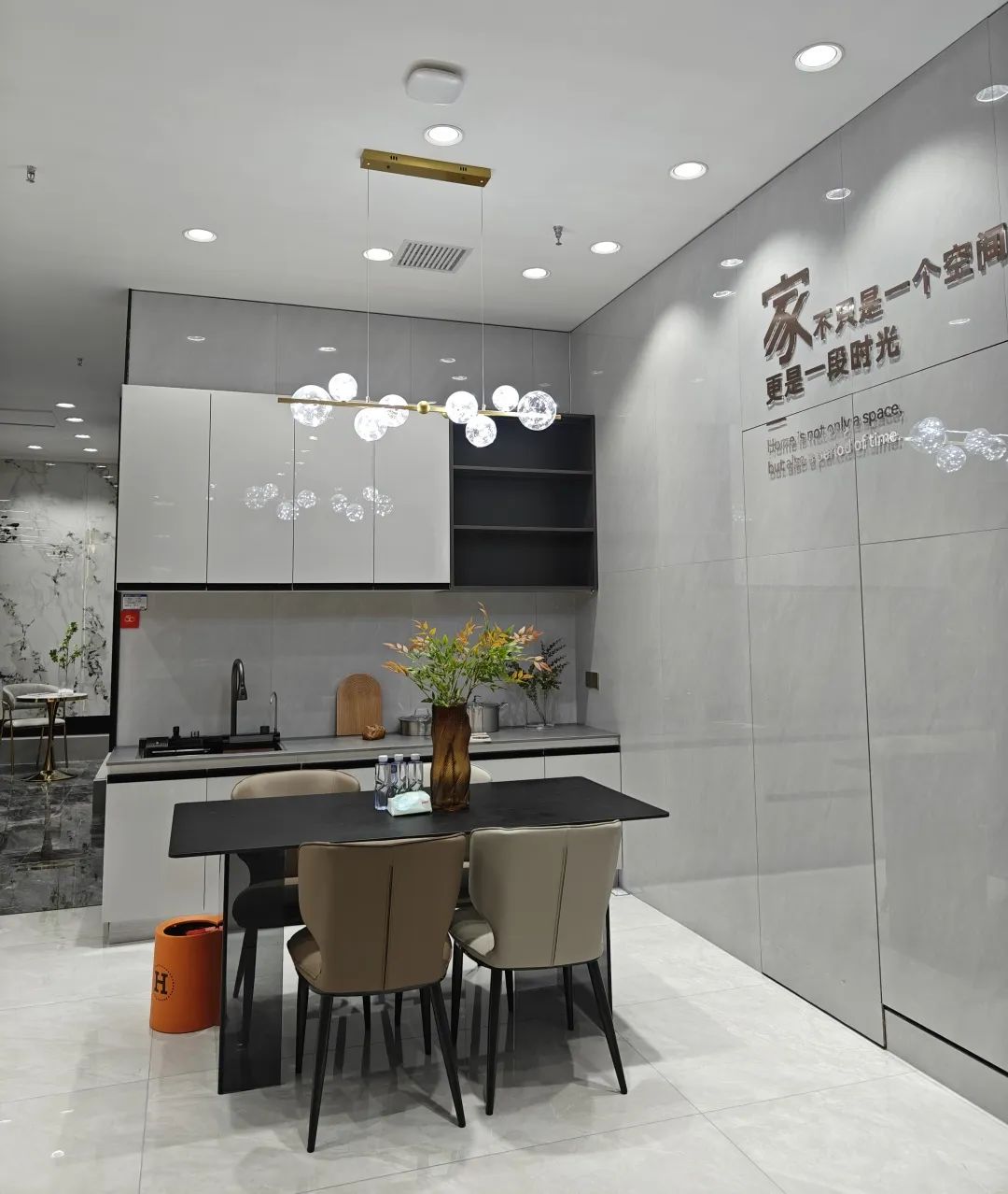 鷹牌50周年 門店風采｜河南駐馬店鷹牌旗艦店，讓雅致成為生活的底色(圖13)